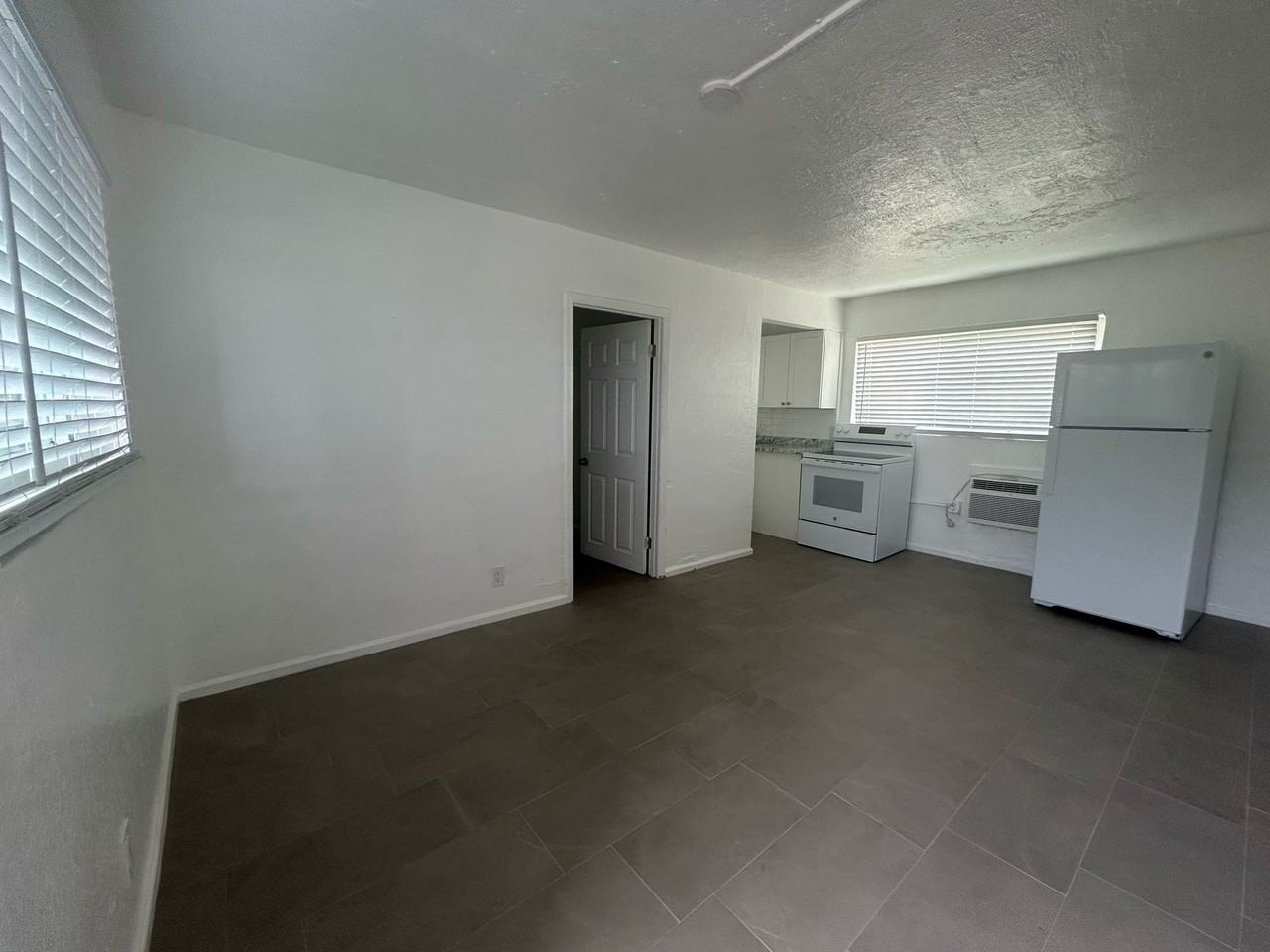 620 Northwest 7th AvenueUnit 39 #620-39 - Photo 6 of 15