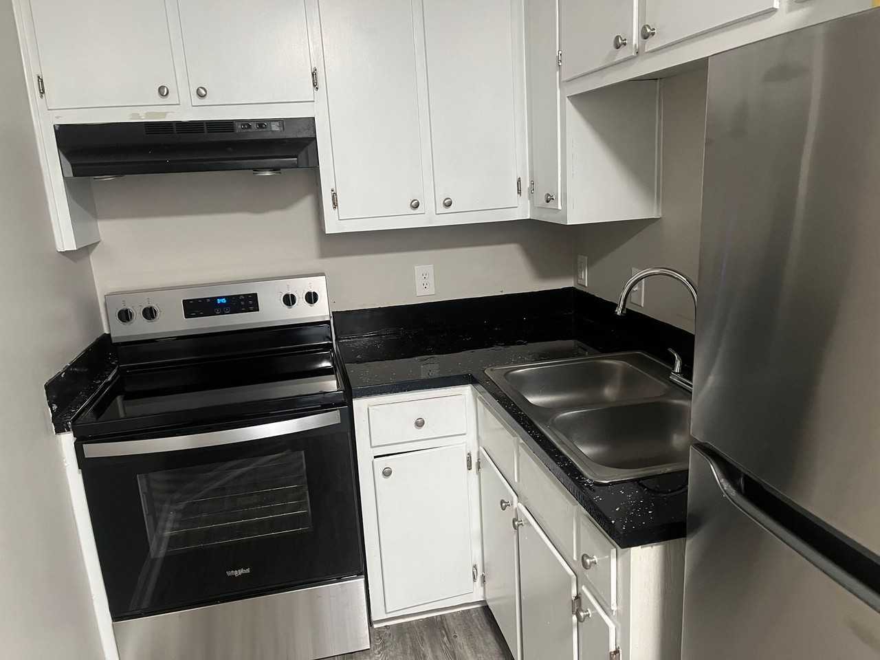 Arlington Pointe - Photo 2 of 4