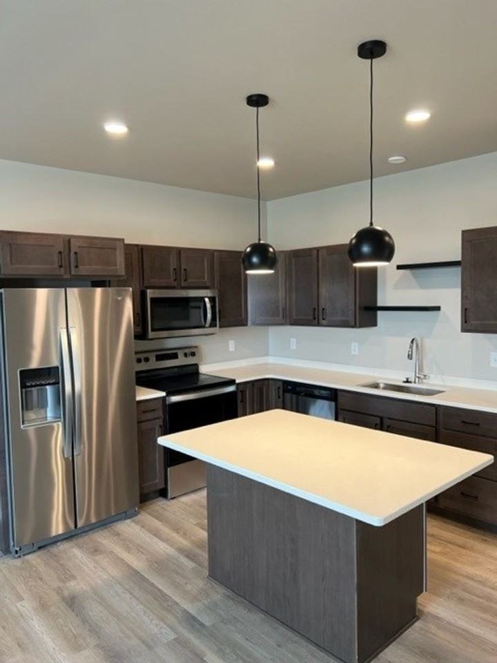 Townsite Flats - Photo 4 of 4