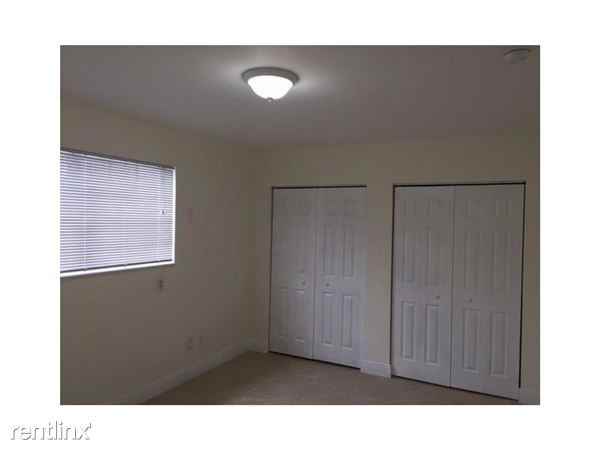 1740 S Glades Dr - Photo 3 of 5