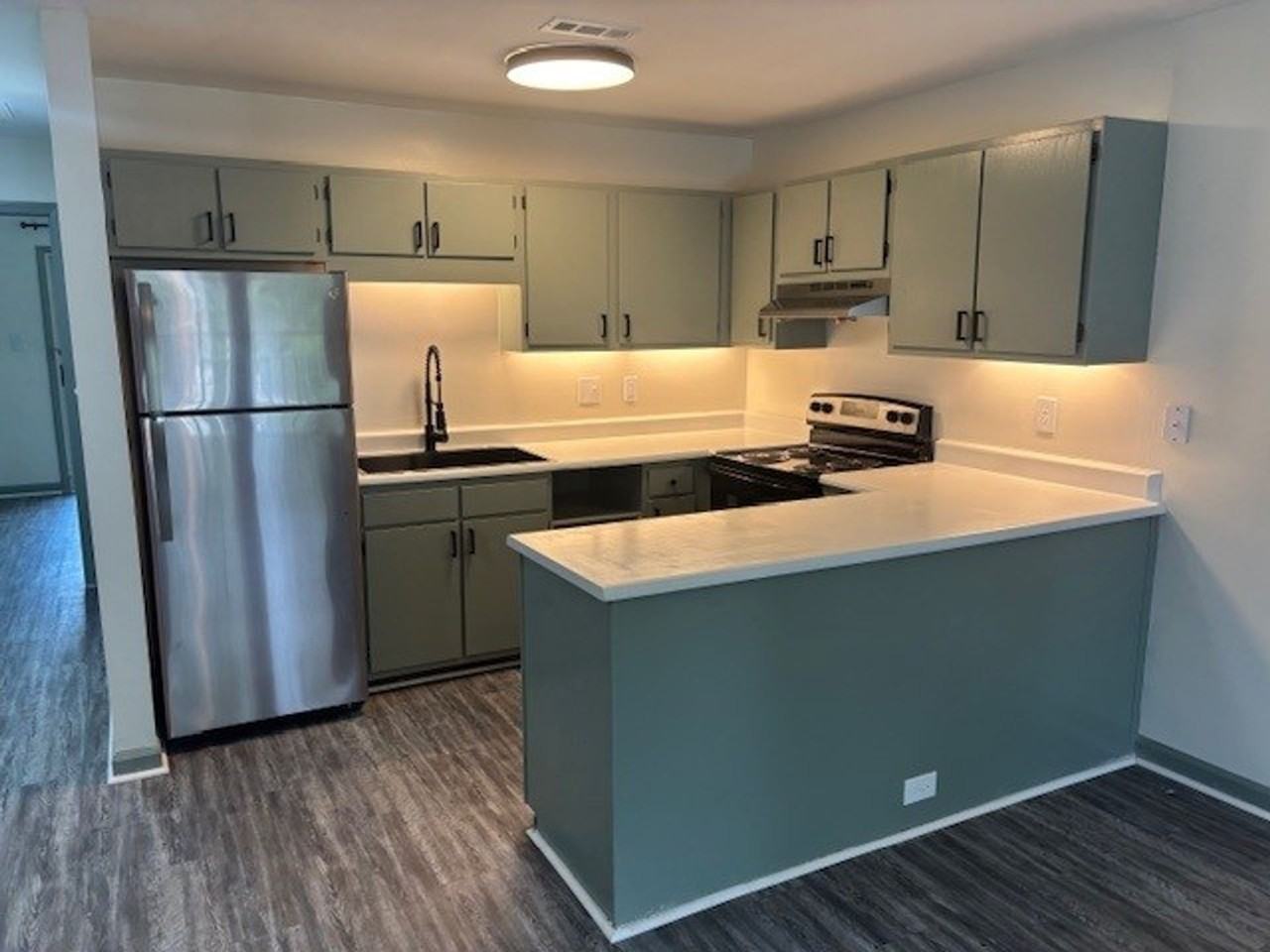 Camden Pointe Apartments - Photo 7 of 9