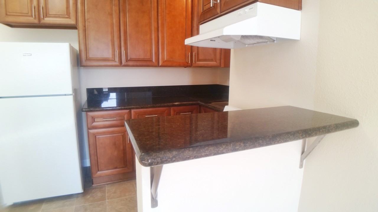 Palm Avenue Investors, LTD - Photo 6 of 15