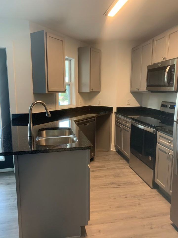 652 Oak Grove Rd - Photo 5 of 11