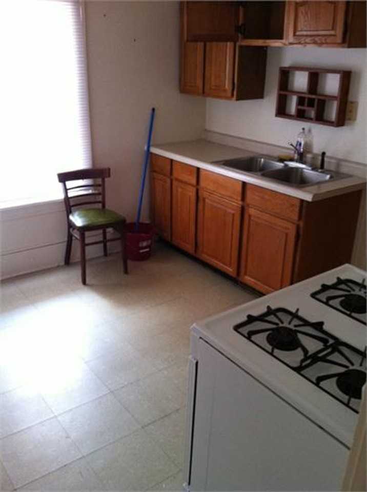805 E Main St - Photo 2 of 9