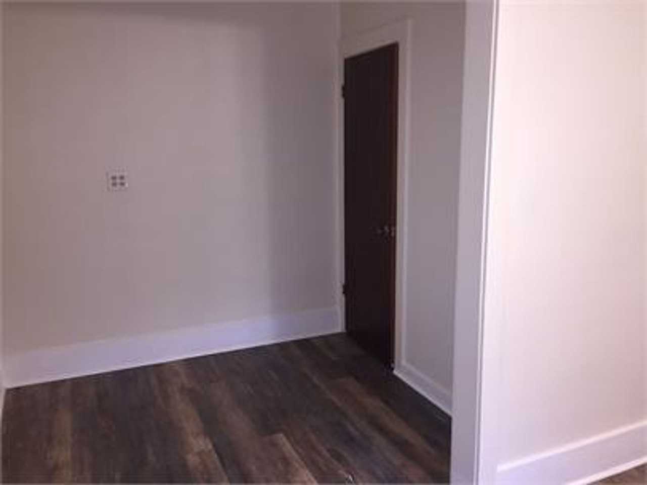 805 E Main St - Photo 5 of 9