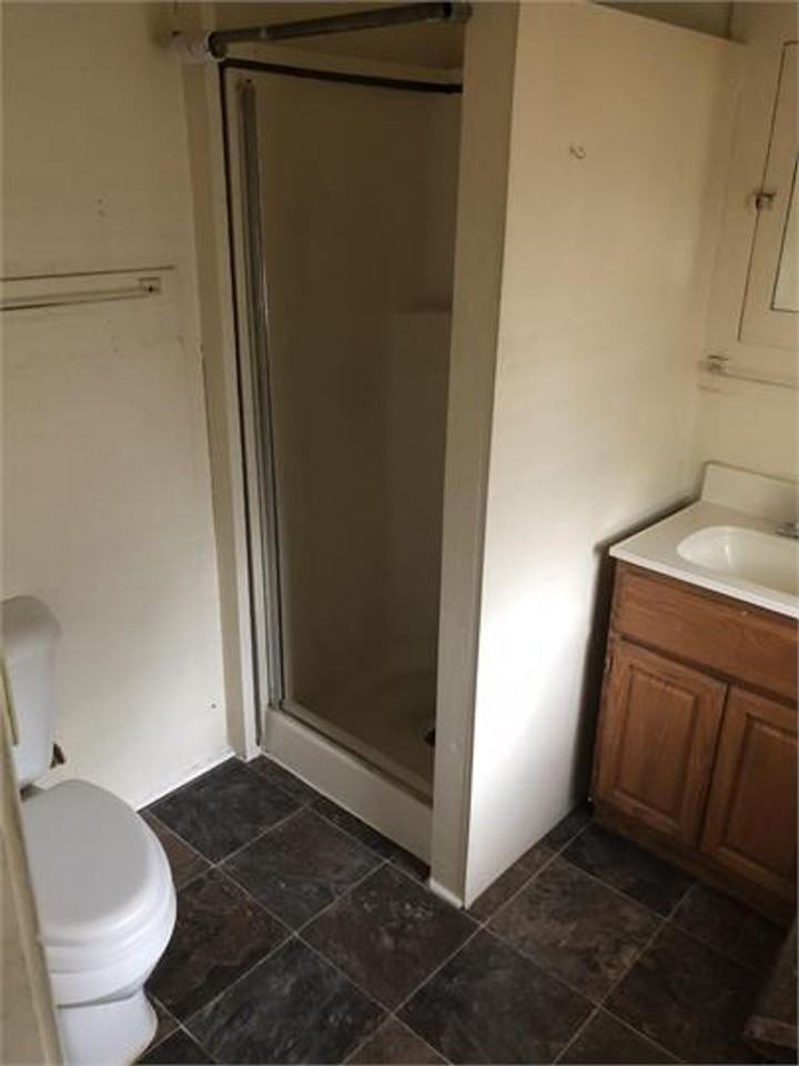 805 E Main St - Photo 6 of 9