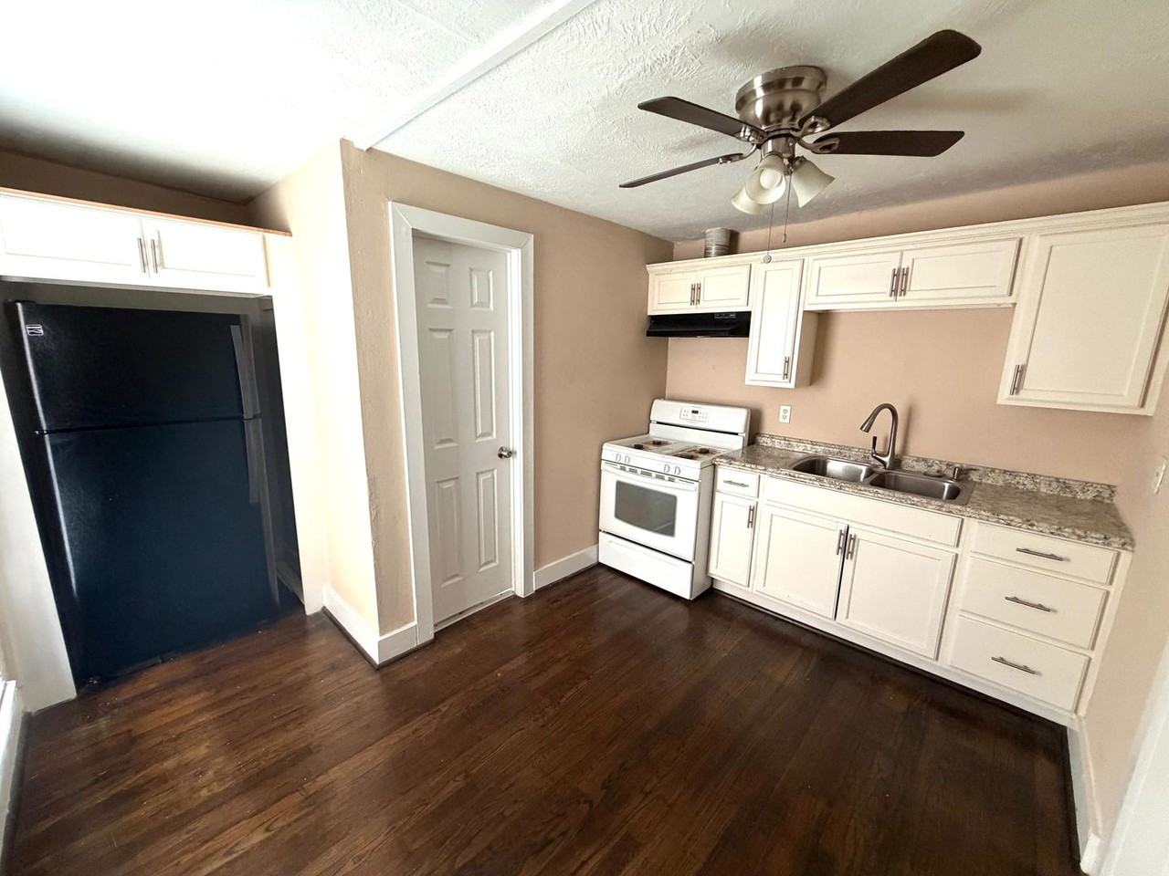 7016 Avenue F - Photo 3 of 19