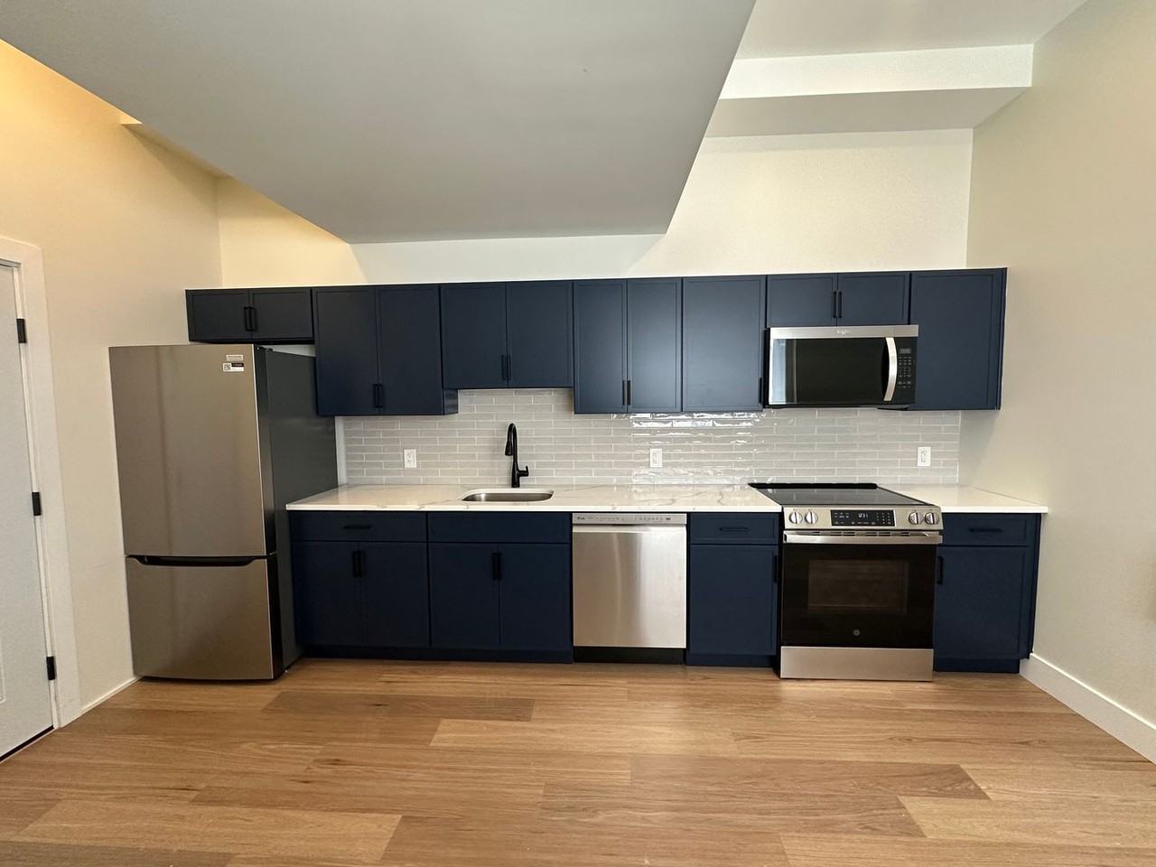 213 French St - Photo 3 of 8