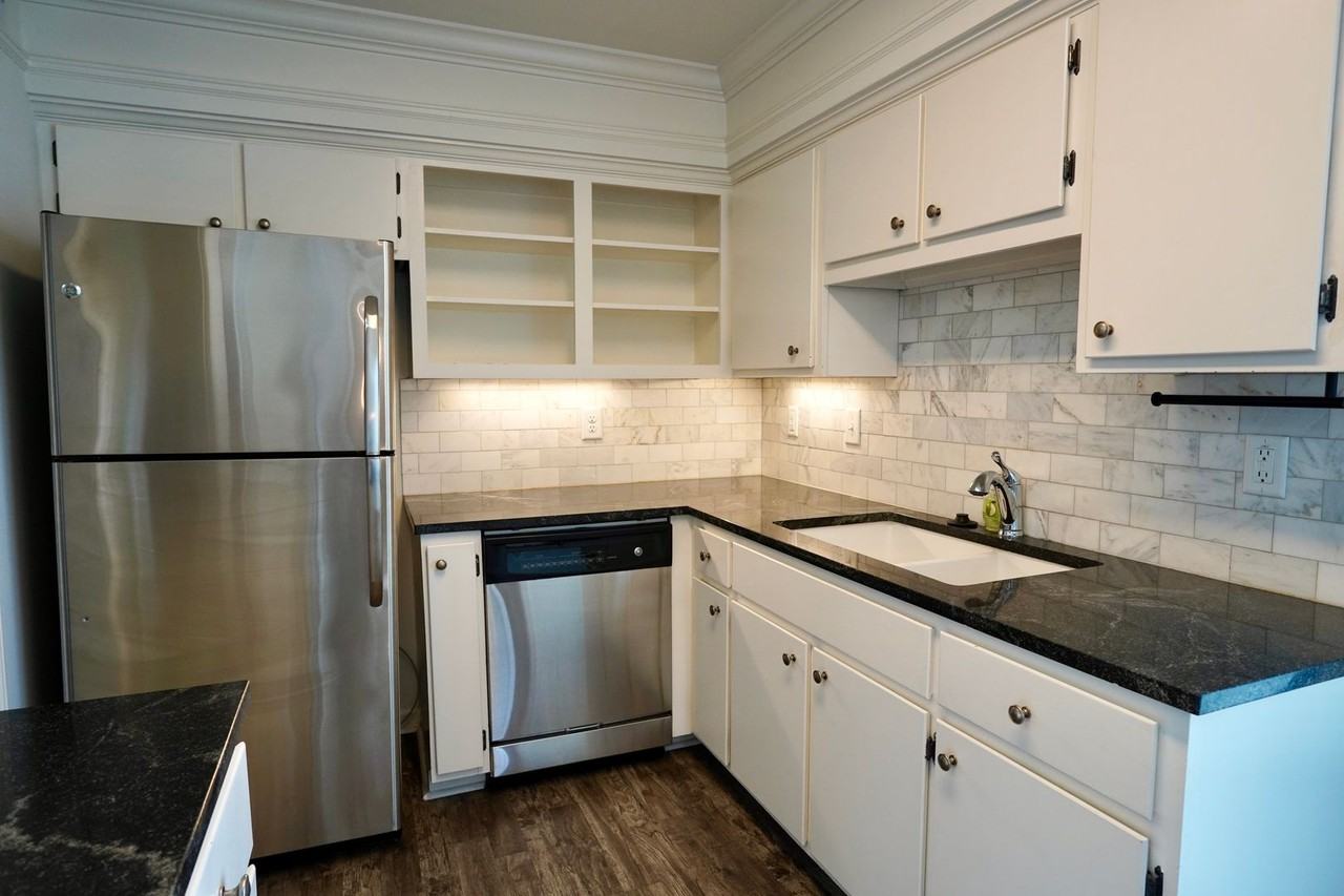 232 Hillsboro Pl - Photo 2 of 27