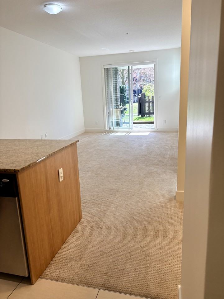 5788 Sidley Street - Photo 6 of 32