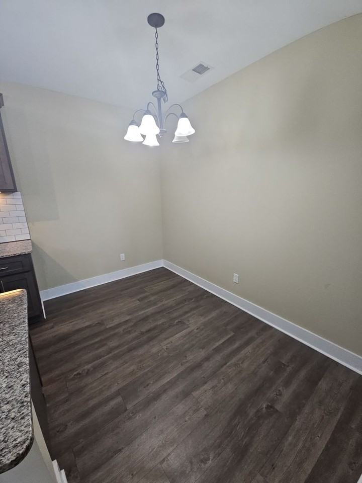 Dry Valley - Photo 4 of 41