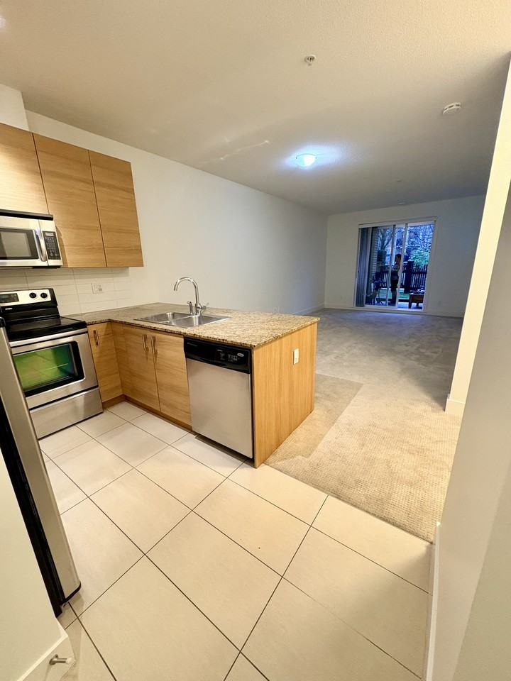 5788 Sidley Street - Photo 5 of 32