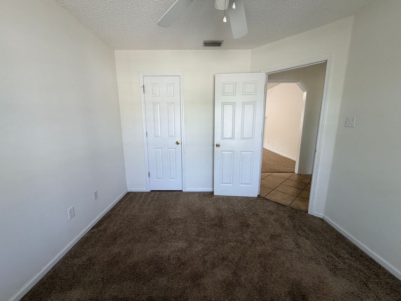 4125 Sedgwyck Ln - Photo 5 of 19