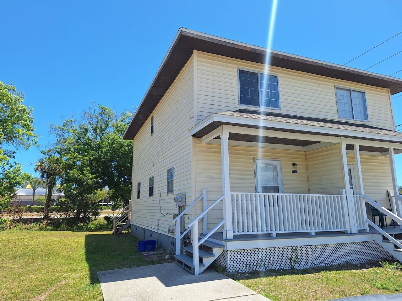 1703 Palmetto Ct - Photo 2 of 12