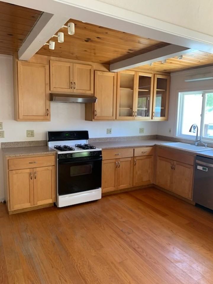 1612 Grant St - Photo 3 of 9