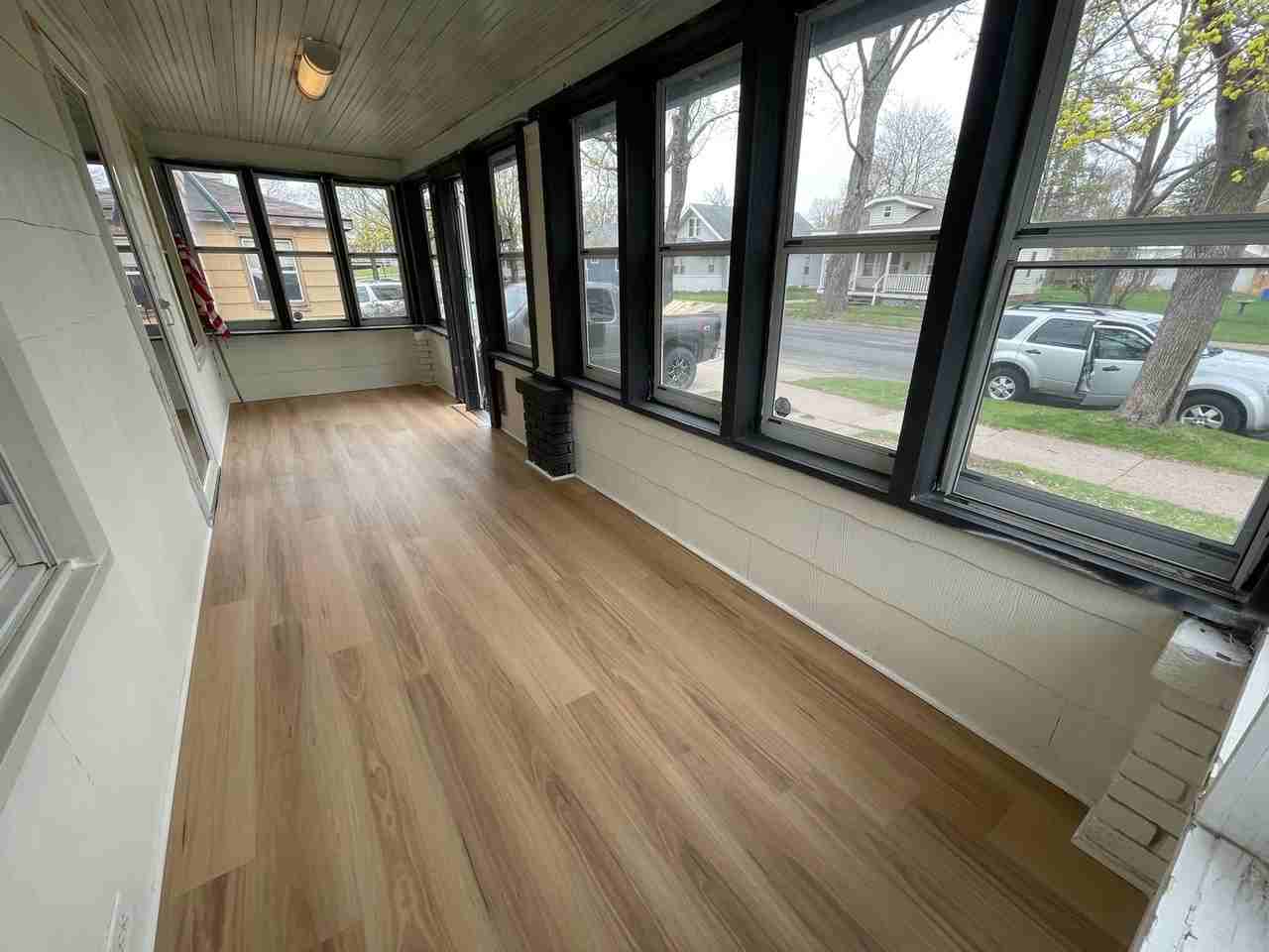 827 Single Ave - Photo 4 of 29