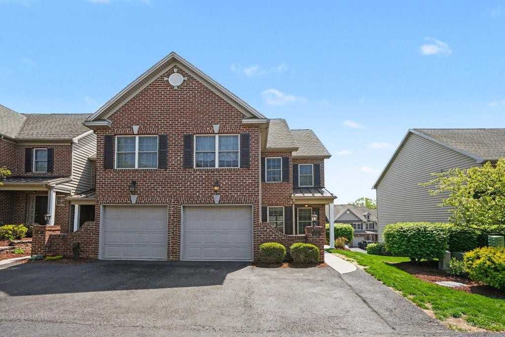 5050 Mendenhall Dr - Photo 2 of 26