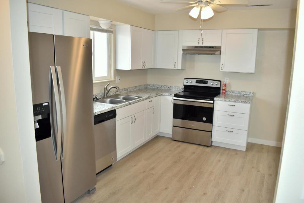 6823 Western Pl