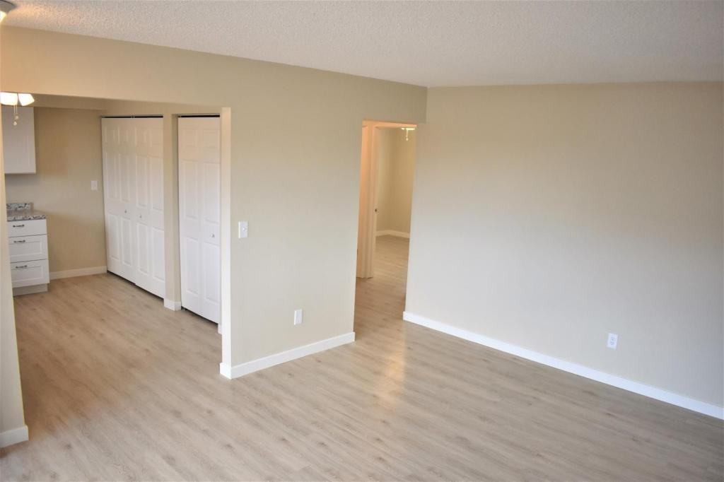 6823 Western Pl - Photo 5 of 16