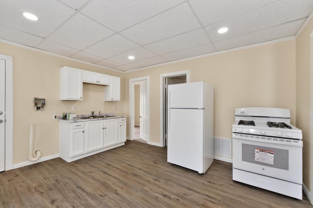 78 Academy St - Photo 5 of 12