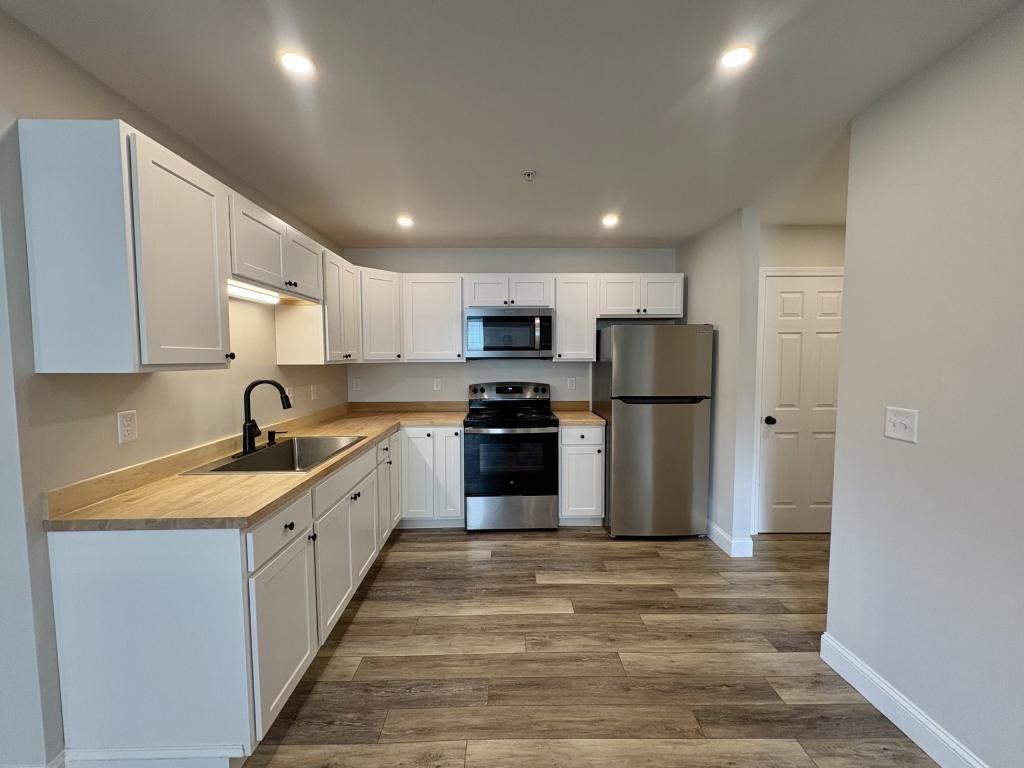 37 Cottage St Unit E - Photo 2 of 20