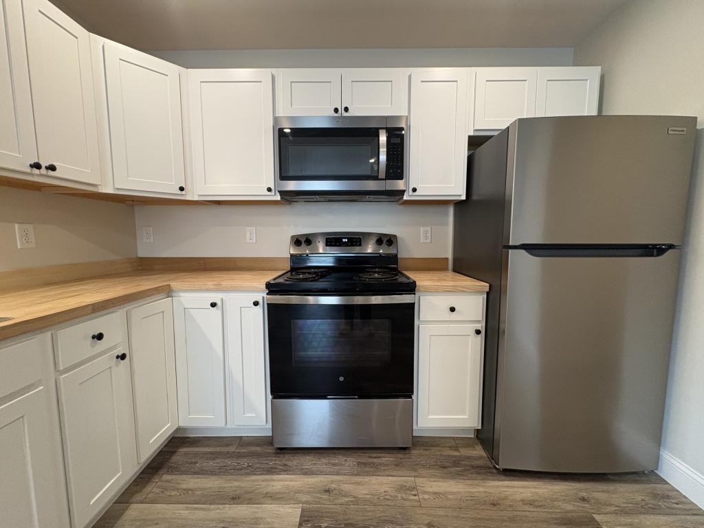 37 Cottage St Unit E - Photo 4 of 20