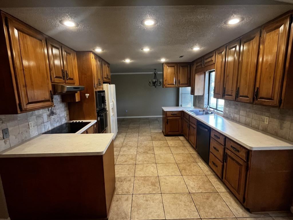 19245 Tuttle Rd - Photo 6 of 16