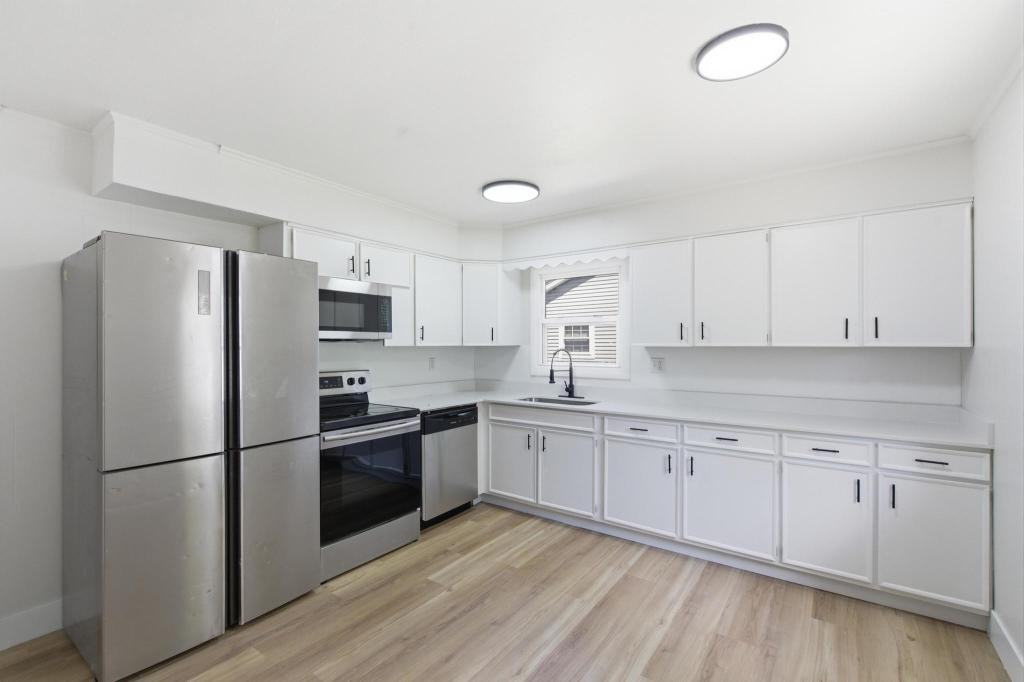 4370 Saylor St - Photo 2 of 20