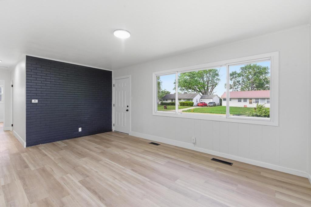 4370 Saylor St - Photo 4 of 20