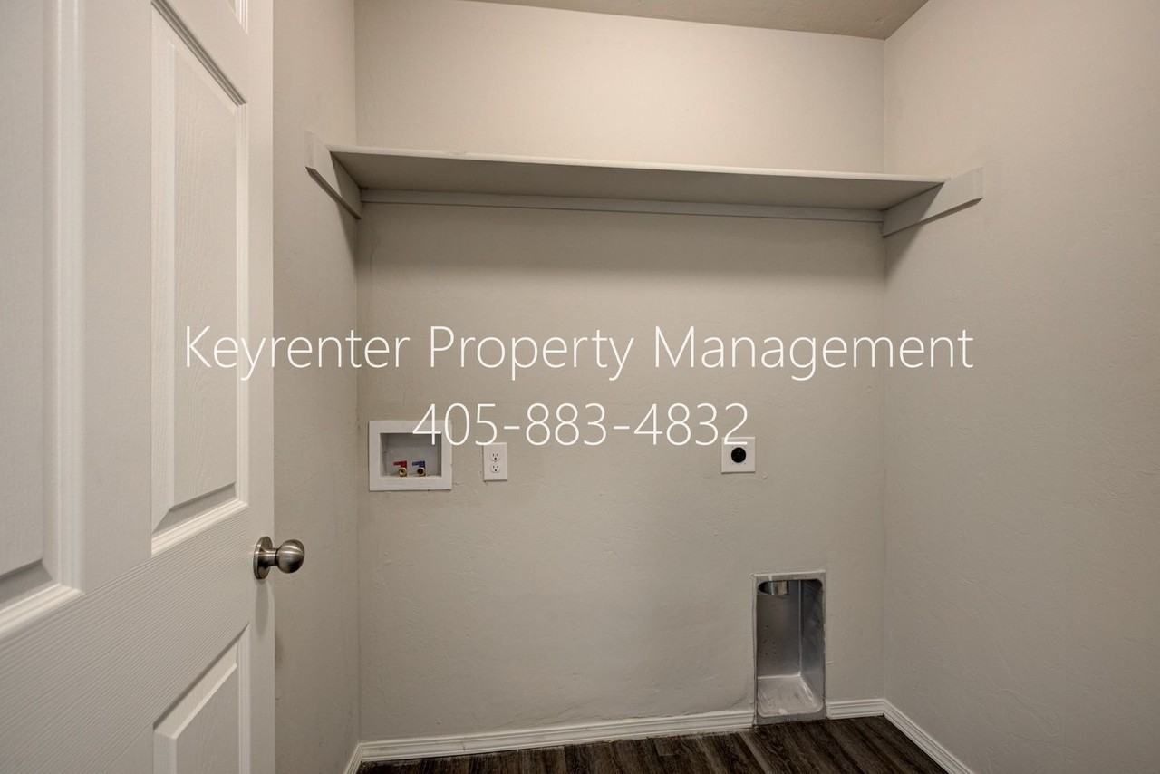 440 Fox Den Dr - Photo 5 of 35