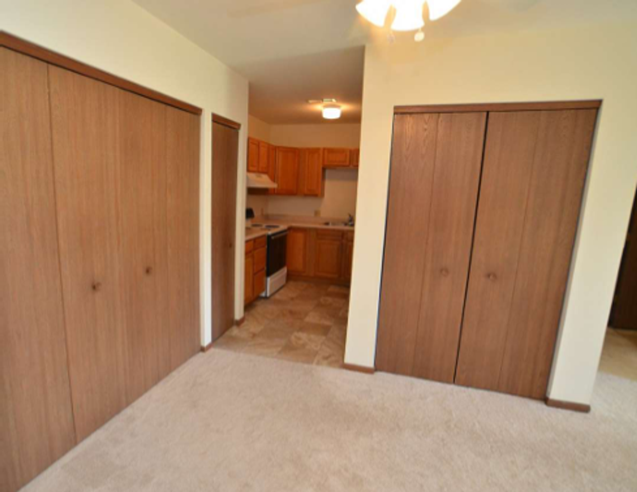Sunnyfield Court Apartments - Photo 2 of 10
