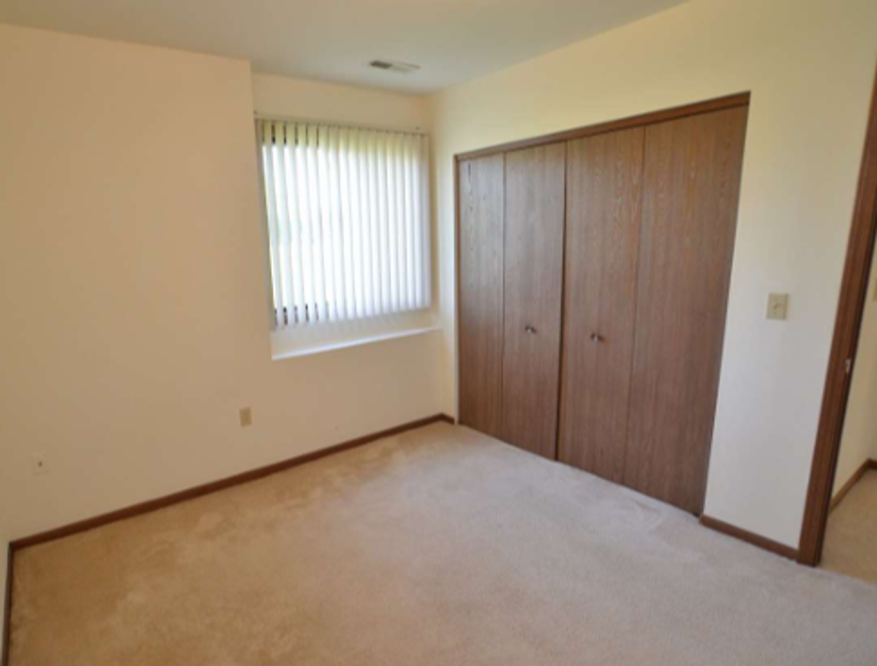 Sunnyfield Court Apartments - Photo 7 of 10