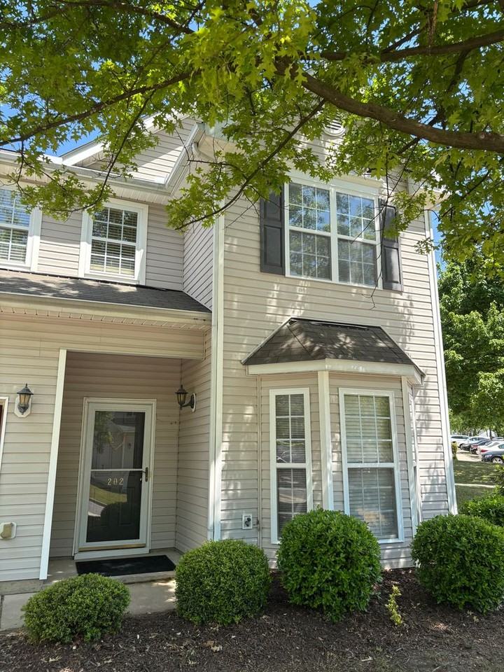 202 Hidden Springs Dr - Photo 2 of 24
