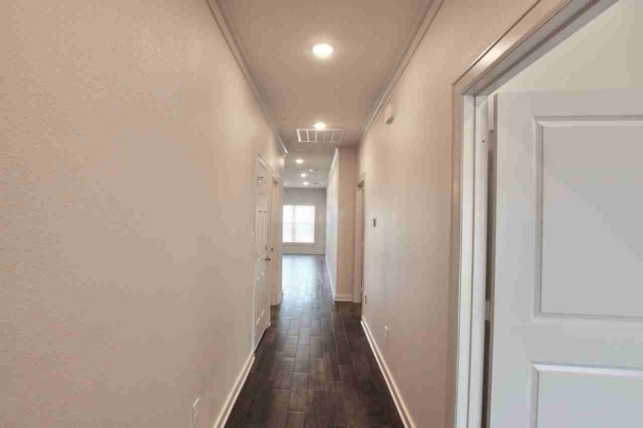 703 Freedom Way - Photo 2 of 23