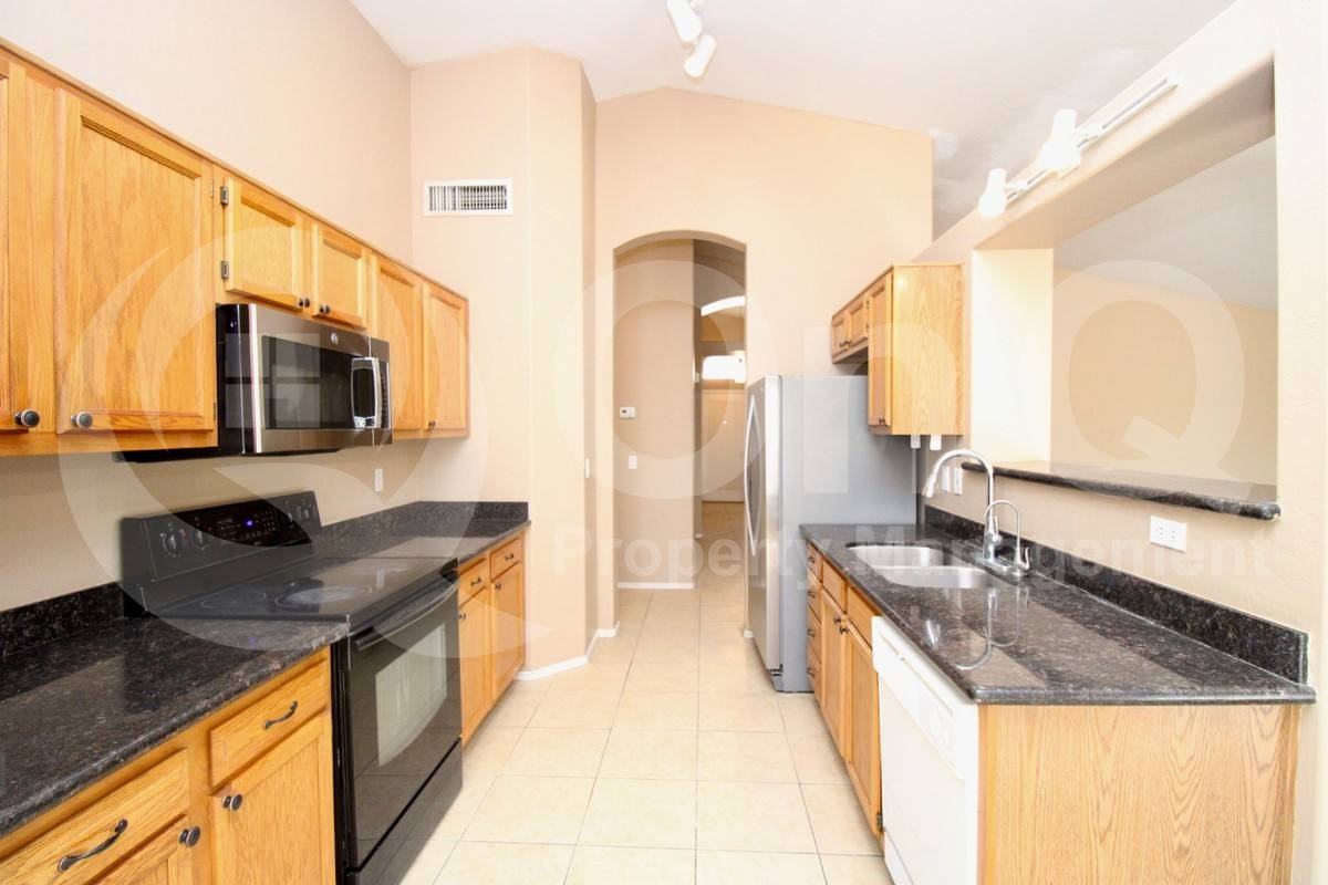 1015 E Princeton Ave - Photo 2 of 10