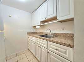 featured image of 613 Lyndhurst St