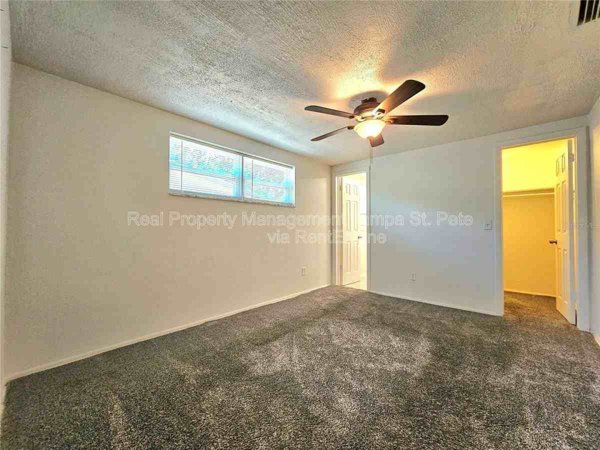 613 Lyndhurst St - Photo 6 of 10