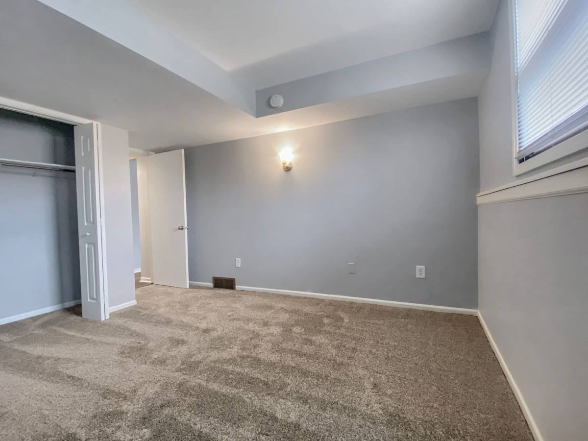 4179 Oak Park Dr Se - Photo 2 of 3