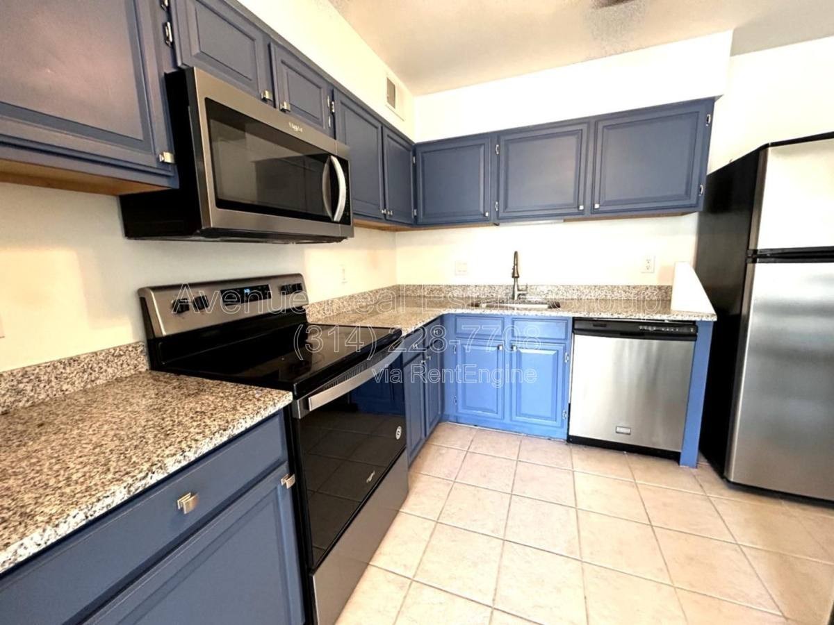 7504 Triwoods Dr #F - Photo 3 of 10