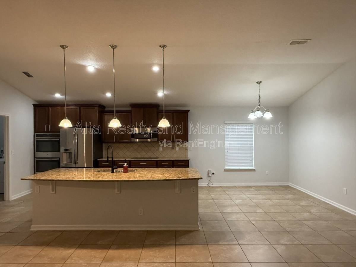 112 Morayshire Ct - Photo 2 of 10