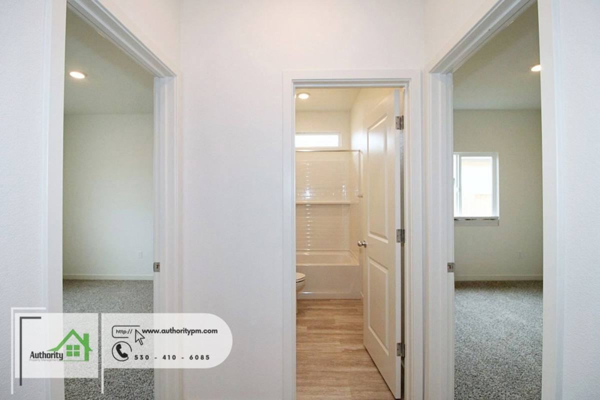 2901 Hopkins Ave - Photo 2 of 10
