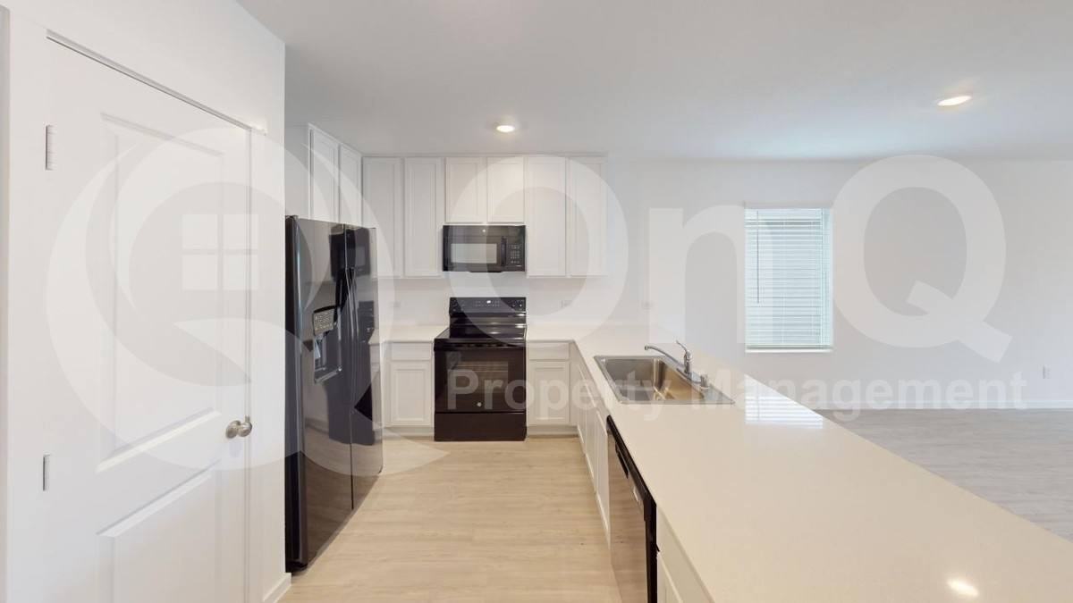 6744 Teal Cir - Photo 3 of 10
