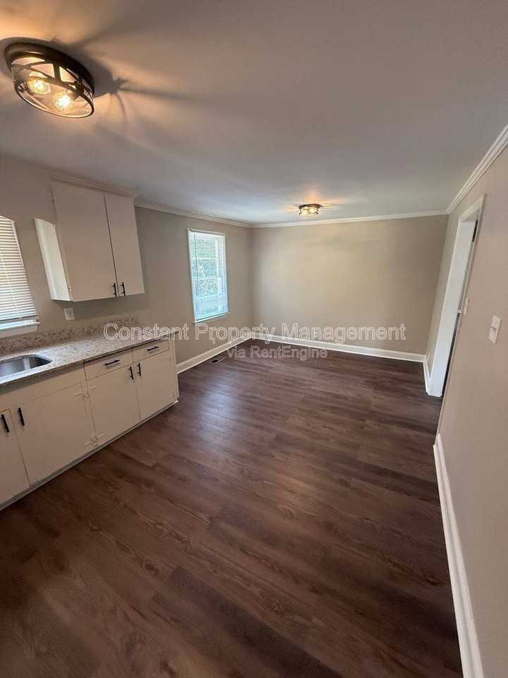 1164 Newberg Ave - Photo 2 of 7