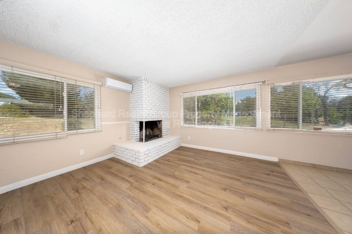 6574 Valley Dr #1 - Photo 3 of 10