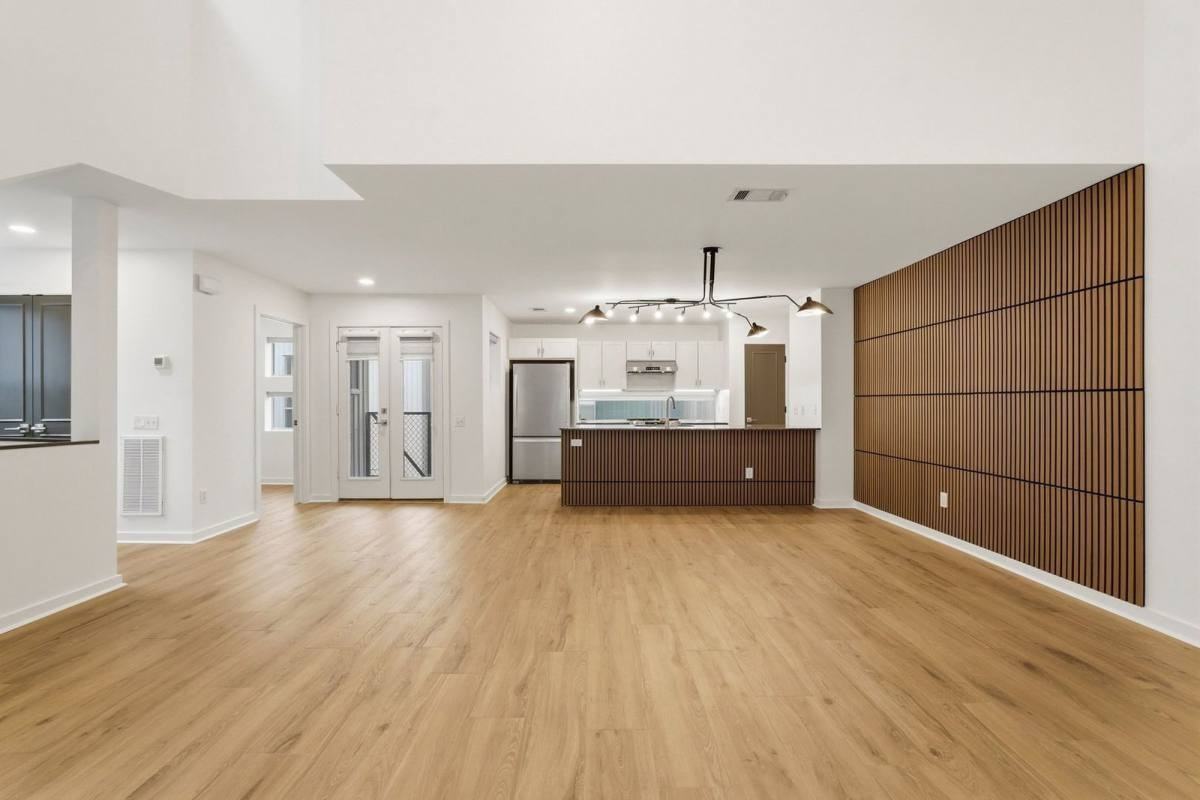 6121 Gehring St - Photo 2 of 10