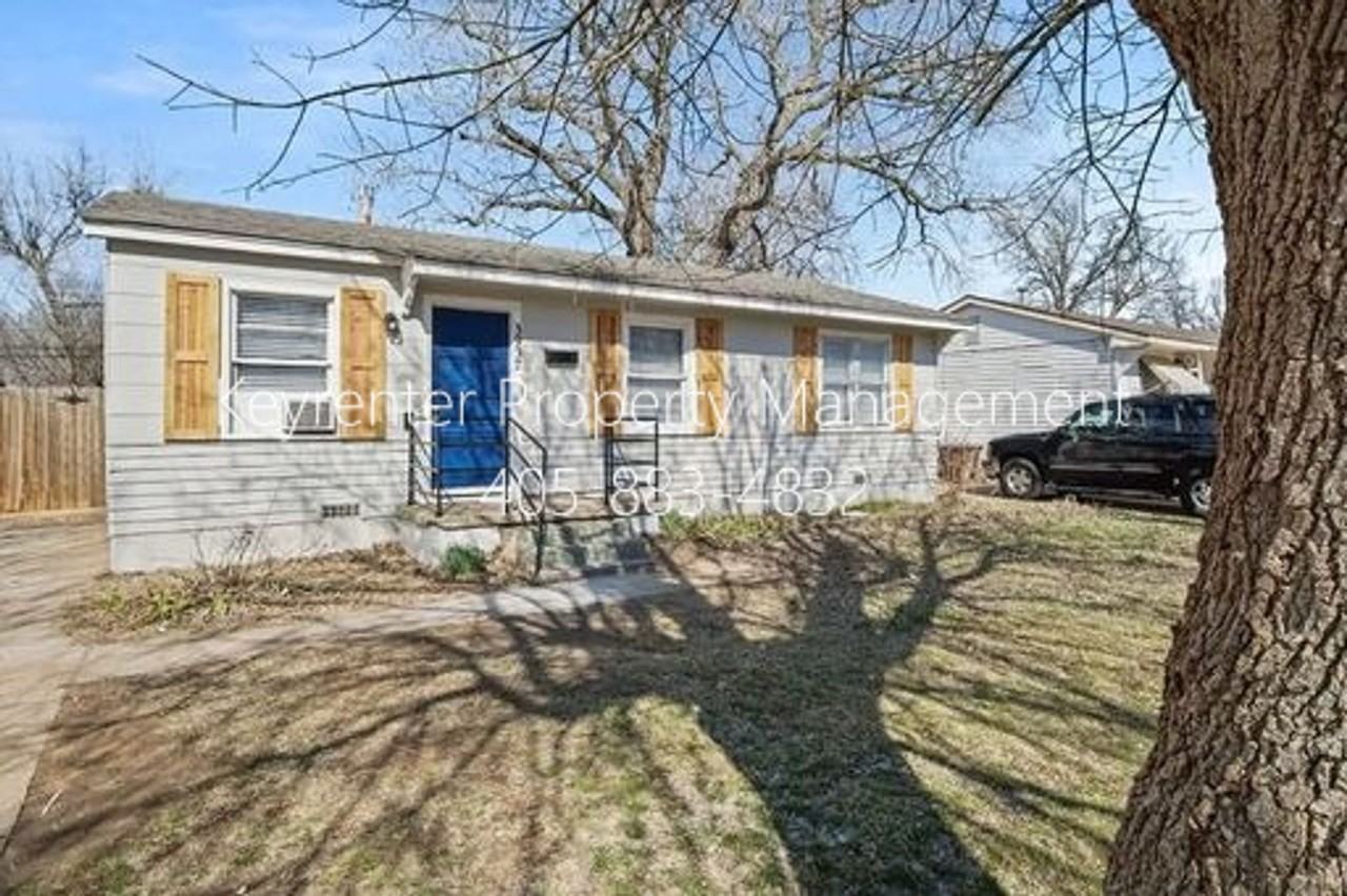 3937 Sw 27th Pl - Photo 2 of 28
