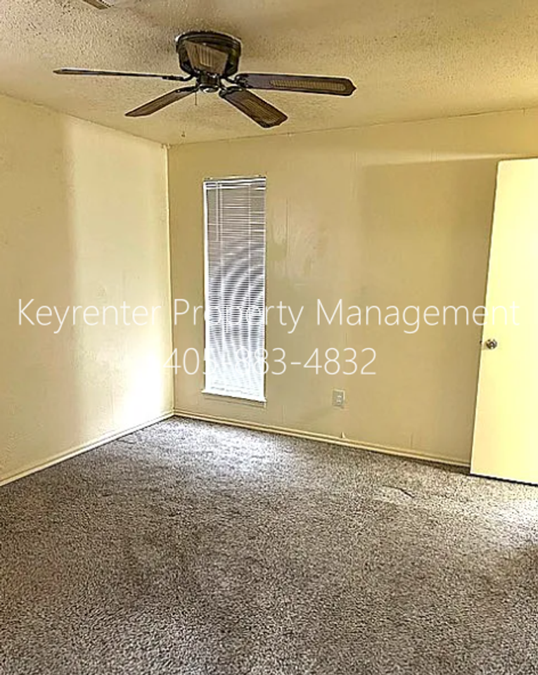 5316 S Briarwood Dr - Photo 2 of 10