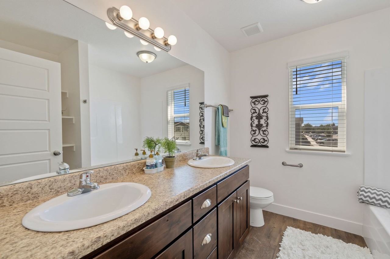 Tremonton Pines Apts - Photo 7 of 17