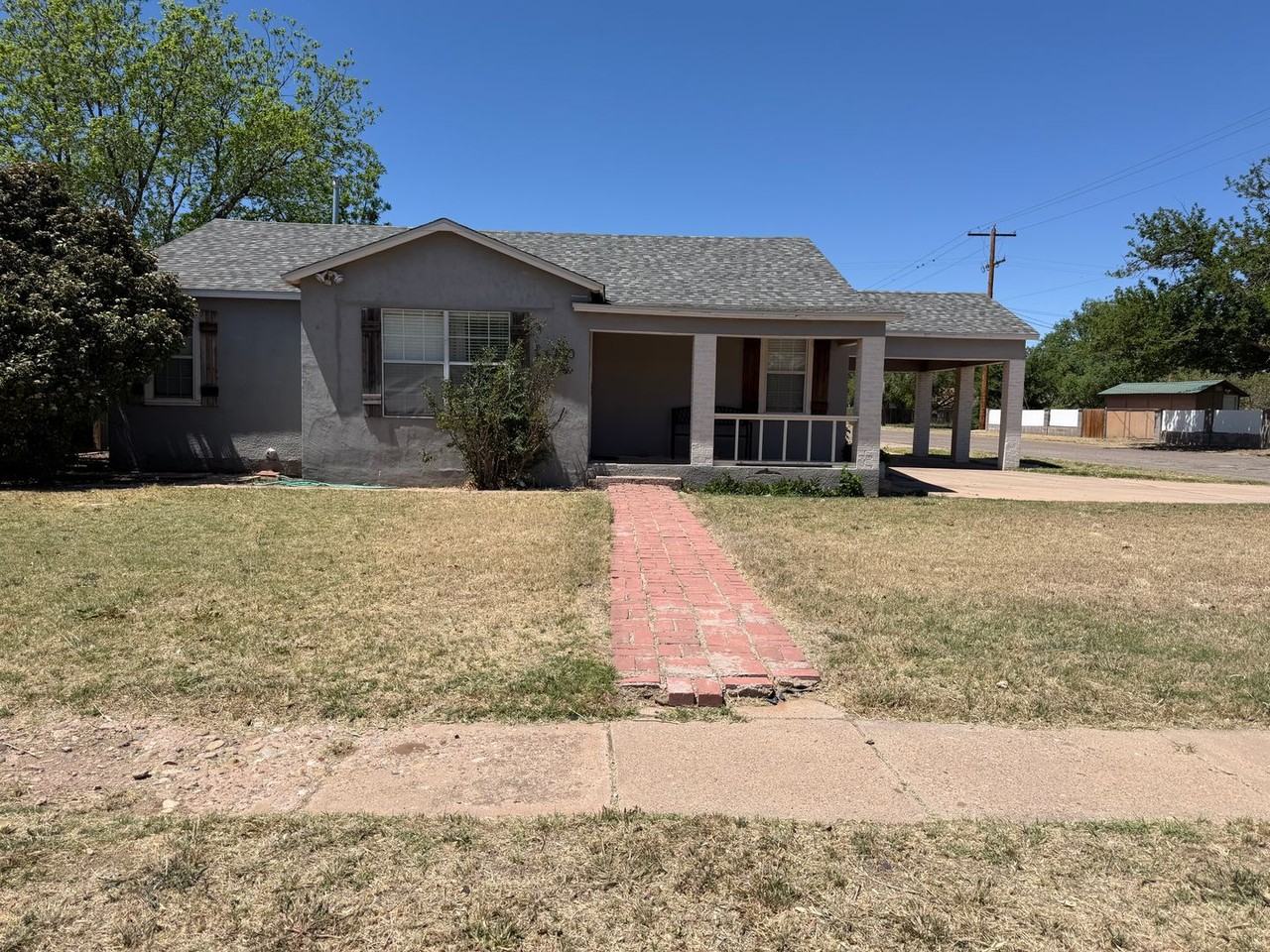 1700 S Avenue B - Photo 2 of 3