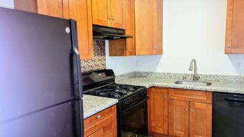 featured image of 920 College Ave